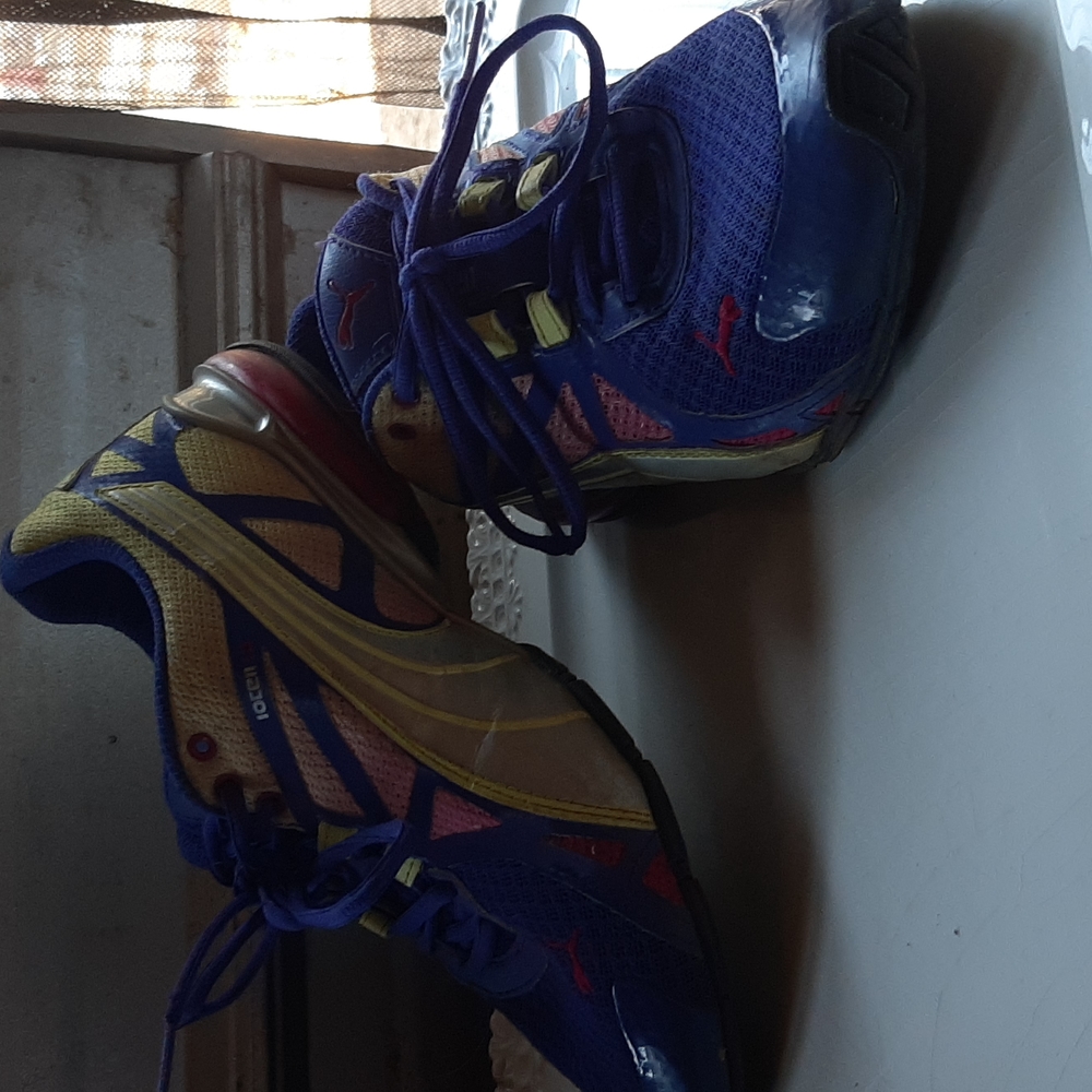 Sneakers